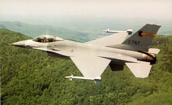 f-16.jpg