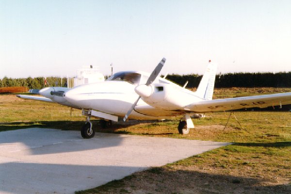 PIPER PA-30